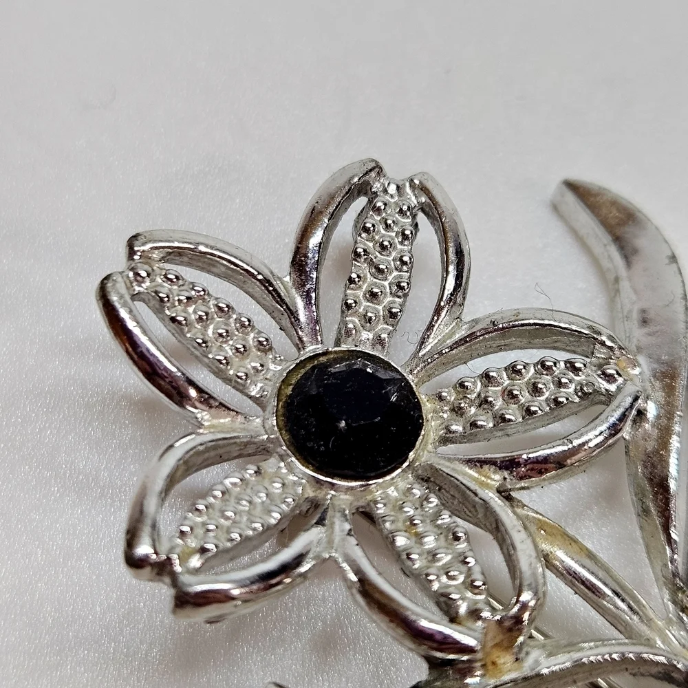 VINTAGE Sarah Coventry Cov Black Beauty Silver Tone Daisy Brooch Pin 1960s
